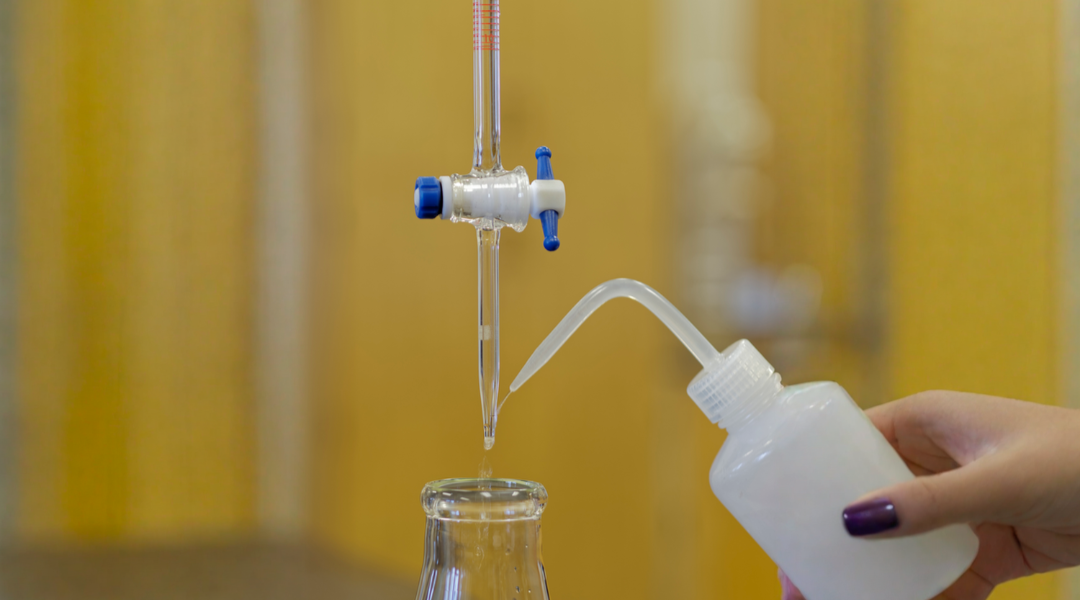 ¿Cómo se calibra una pipeta o bureta? Explicado de forma simple.